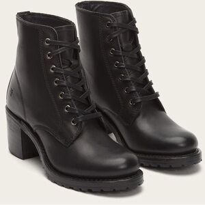 Frye Sabrina Lace Up 6g Heeled Ankle Boots in Black Size 8.5